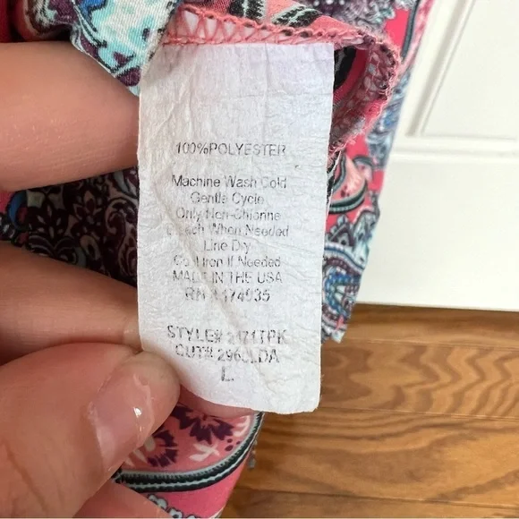 Verse Multicolor Coral Paisley Sleeveless Blouse Size Large Made in the U.S. - Picture 11 of 14